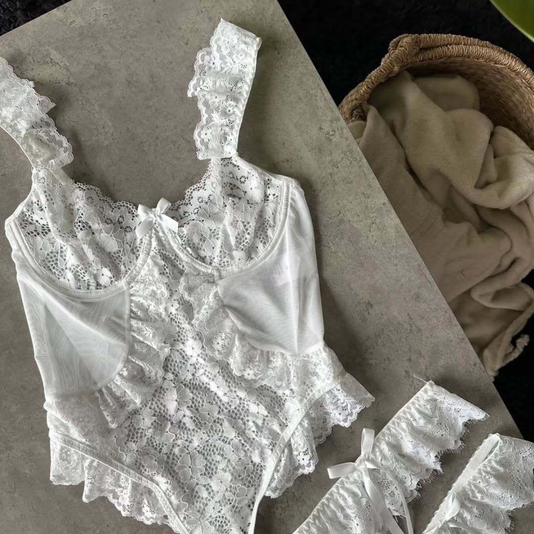 Body buduarowe Ivory Blossom – Ethereal Lace Teddy aeaf9ac0ac88684f13c3432f291b7627