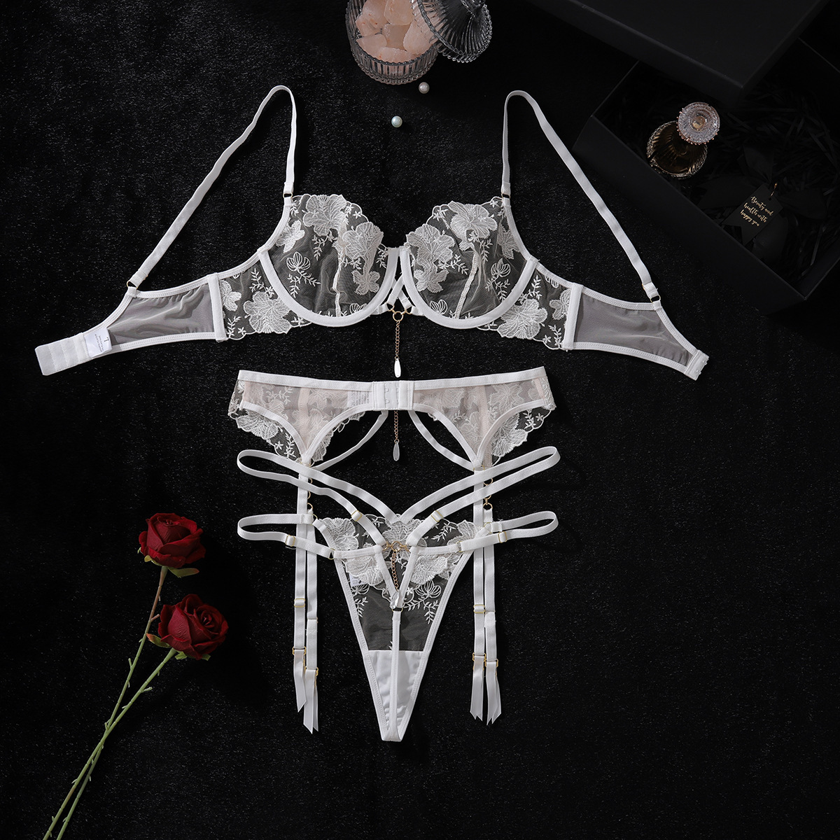 Komplet bielizny buduarowej Crystal Dew – White Floral Embroidery Set 5755ebfeae61fee9465baaf45ed9dce8