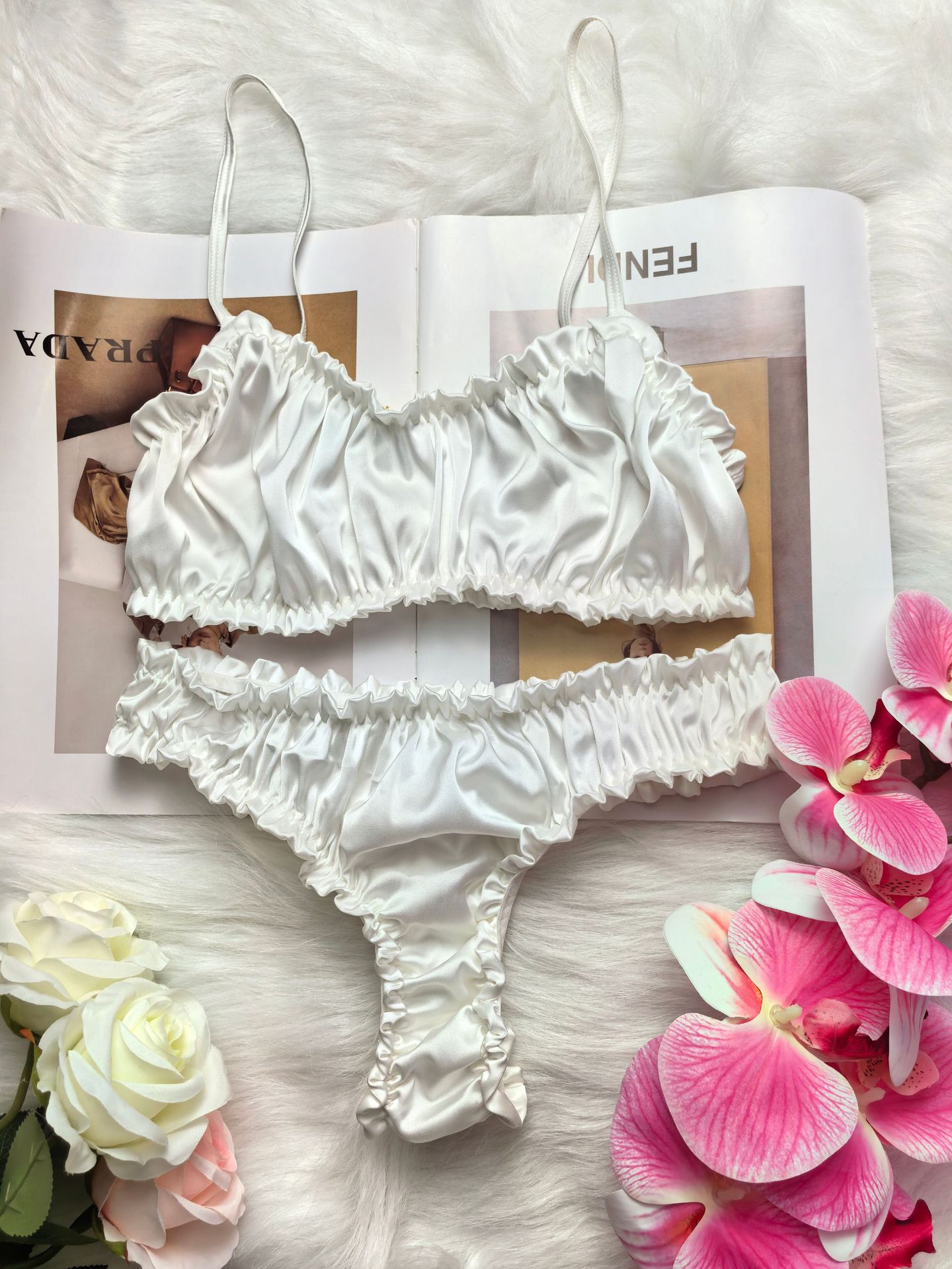 Komplet buduarowy Pearl Cloud – Ruffled Satin Set 8d3210a1836abd8b78bb46f8fe1ef845